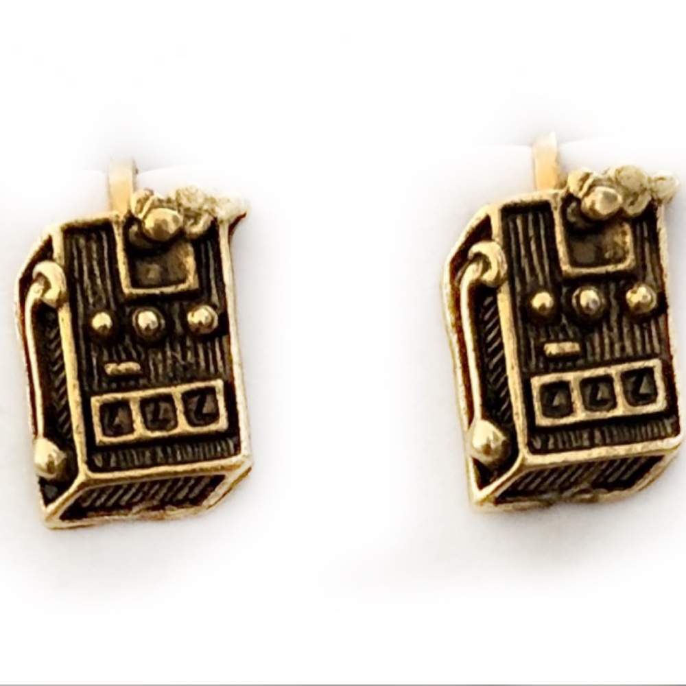 Vintage Gold Las Vegas Clip on Earrings